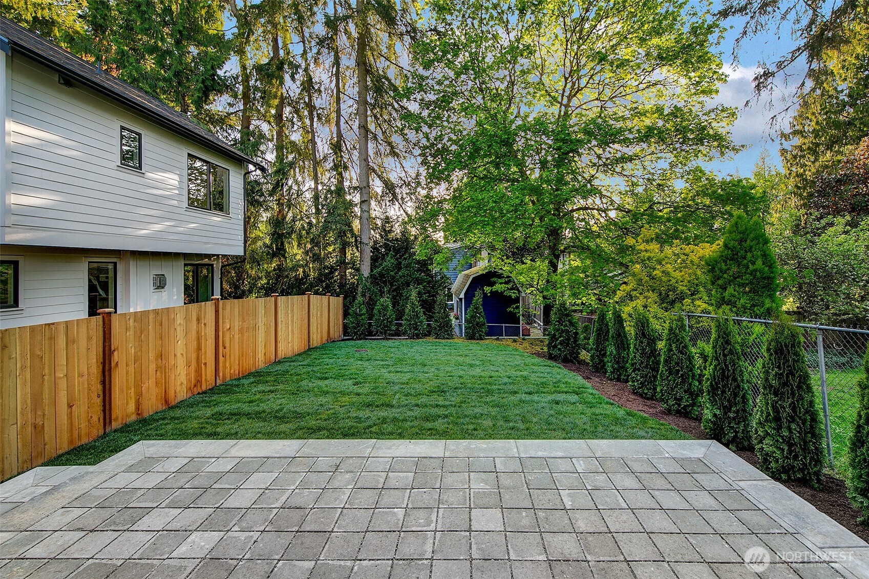 Kirkland, Washington 98033, United States, 4 Bedrooms Bedrooms, ,4 BathroomsBathrooms,Residential,Active,104886