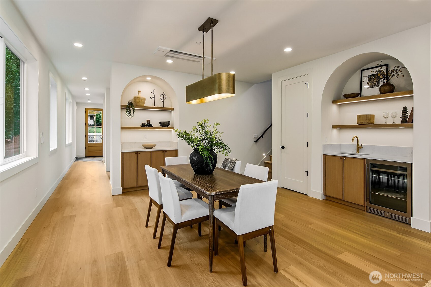 Kirkland, Washington 98033, United States, 4 Bedrooms Bedrooms, ,4 BathroomsBathrooms,Residential,Active,104886