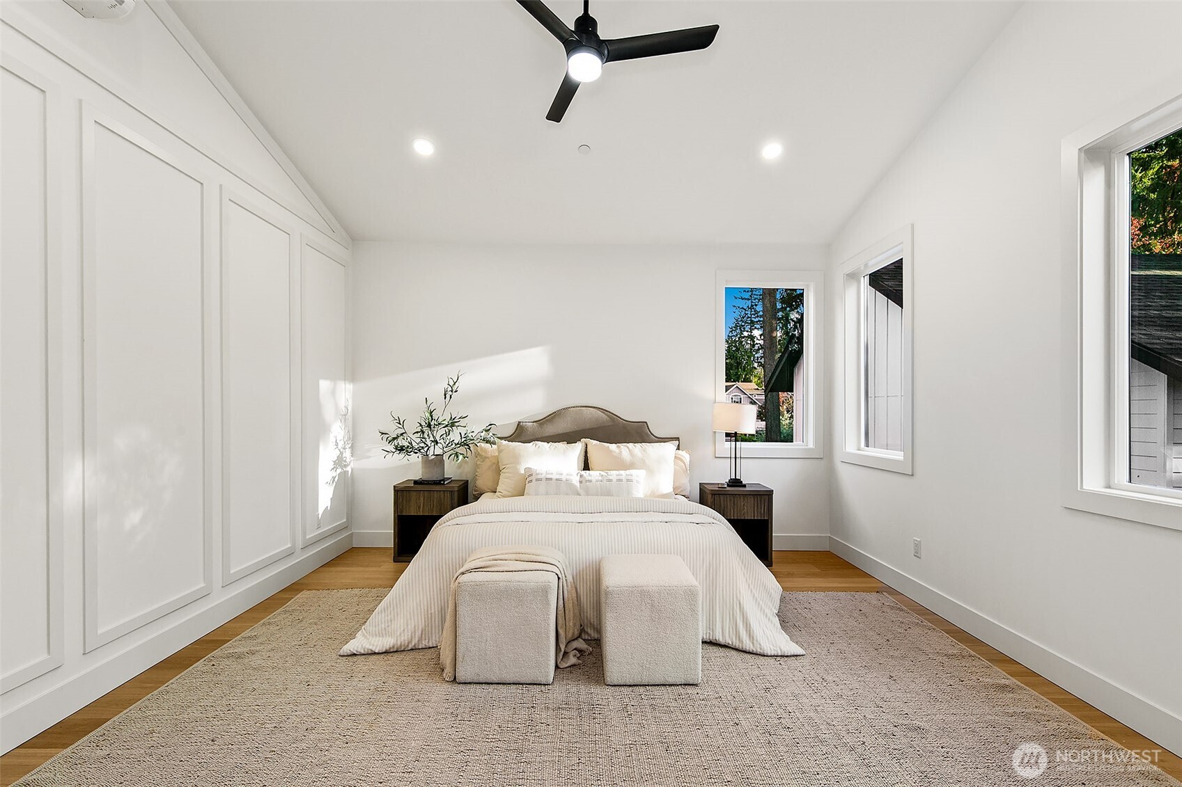 Kirkland, Washington 98033, United States, 4 Bedrooms Bedrooms, ,4 BathroomsBathrooms,Residential,Active,104886