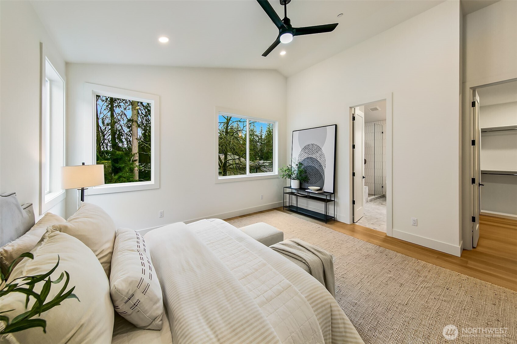 Kirkland, Washington 98033, United States, 4 Bedrooms Bedrooms, ,4 BathroomsBathrooms,Residential,Active,104886