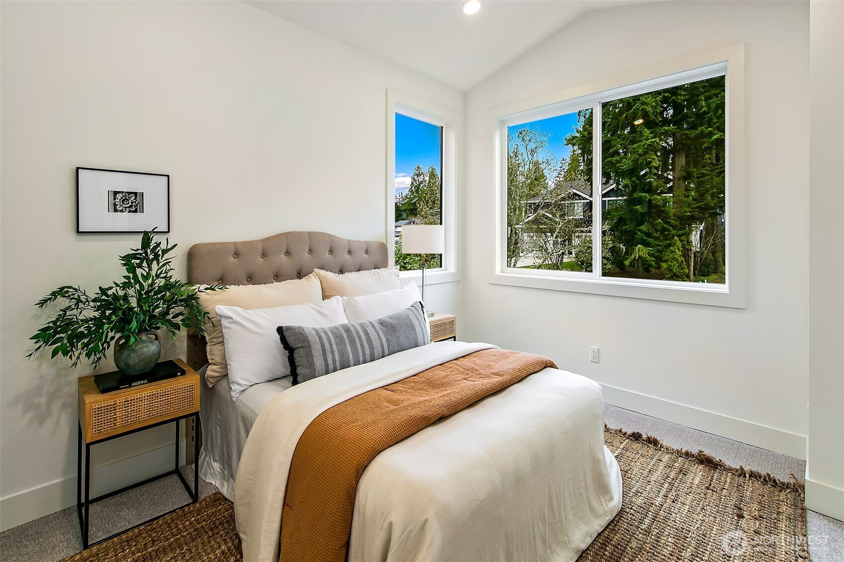 Kirkland, Washington 98033, United States, 4 Bedrooms Bedrooms, ,4 BathroomsBathrooms,Residential,Active,104886