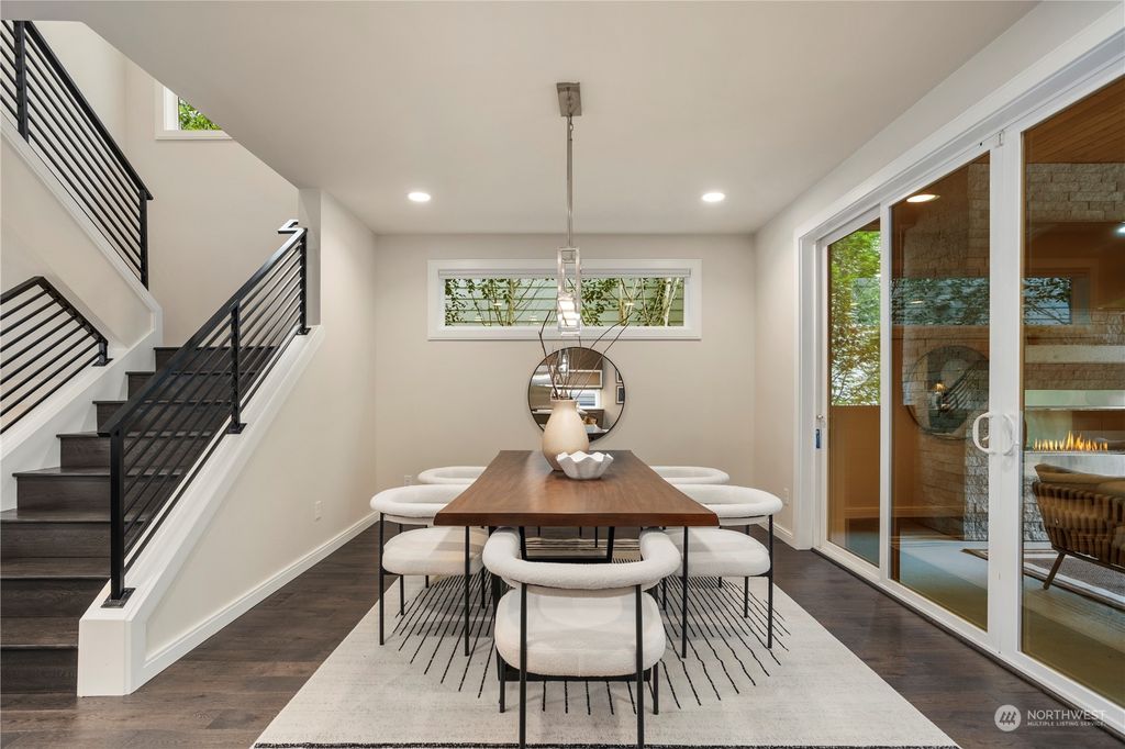 Photo of 420 7th Avenue, Kirkland, WA 98033 (MLS # 2275451)