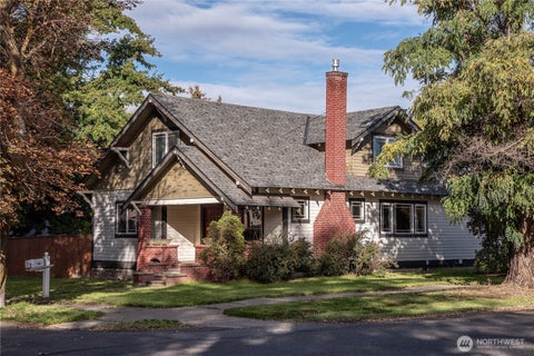 Photo of 201 W 10th Avenue, Ellensburg, WA 98926 (MLS # 2592468)