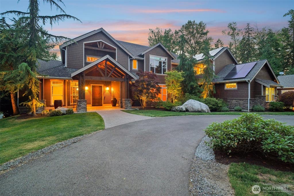 Photo of 8015 228th Avenue NE, Redmond, WA 98053 (MLS # 2543893)