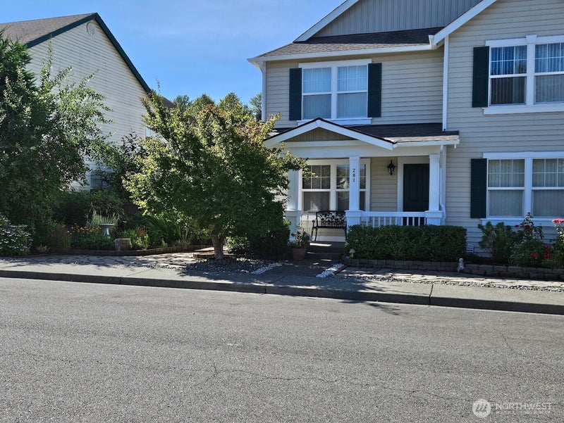 201 Glennwood Place SE