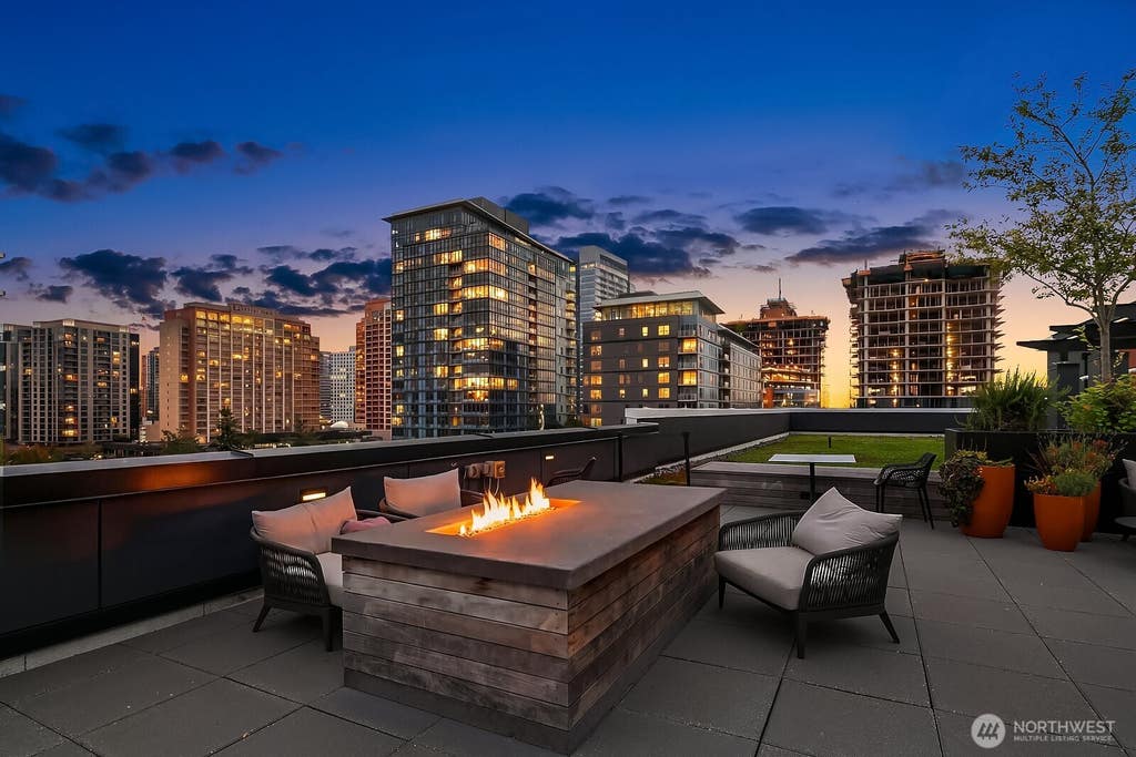 Photo of 1085 103rd Avenue NE #124, Bellevue, WA 98004 (MLS # 2541094)