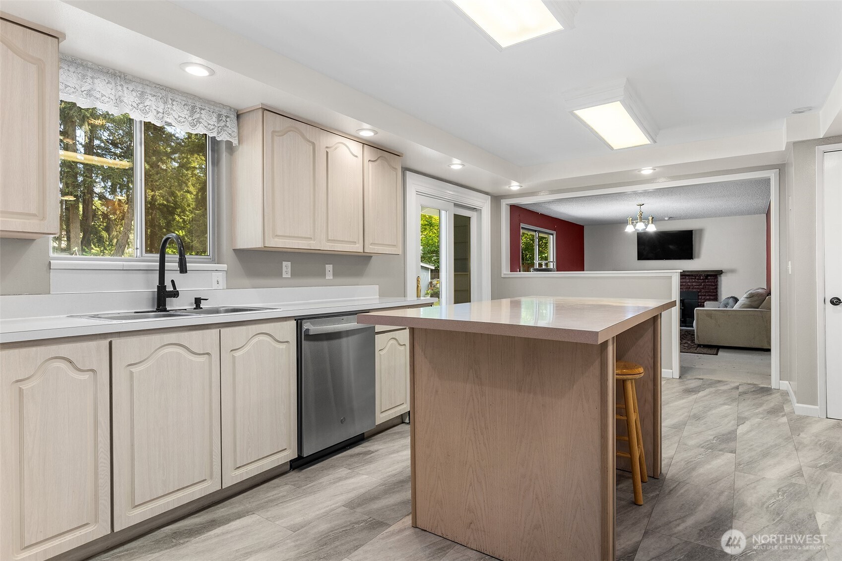 3123 163rd Street E