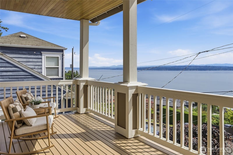 1125 Lake Washington Boulevard S