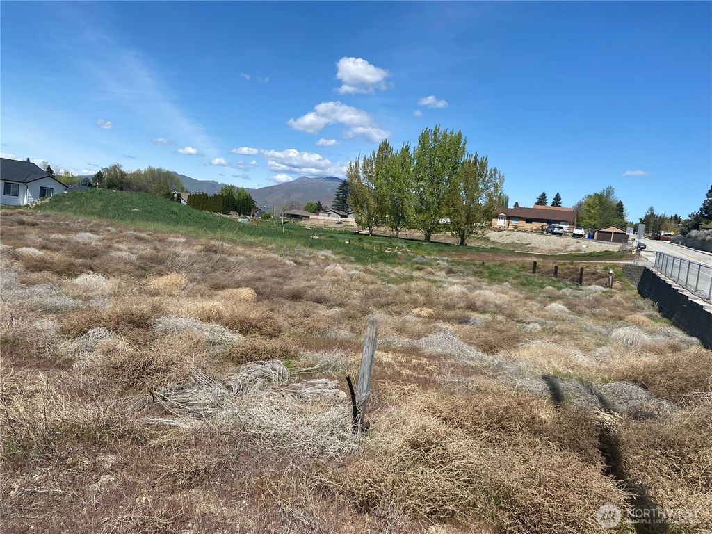 Photo of 197 Harold Street NE, East Wenatchee, WA 98802 (MLS # 2509415)