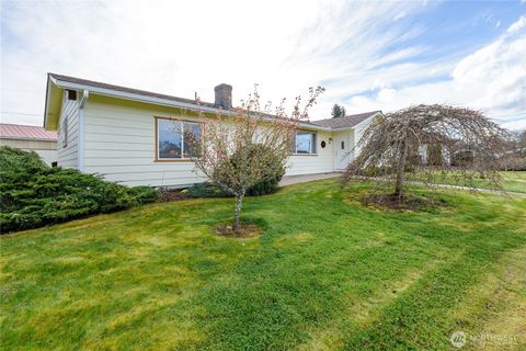 Photo of 343 W Hemlock St, Sequim, WA 98382 (MLS # 2499452)