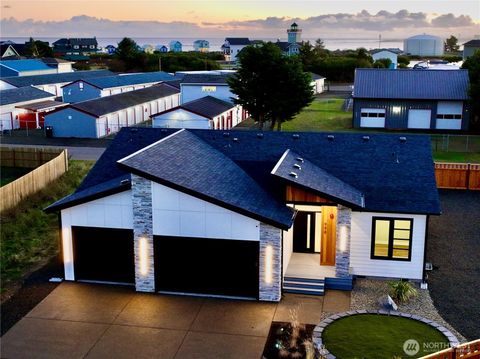 Photo of 998 Alida Court SE, Ocean Shores, WA 98569 (MLS # 2453836)