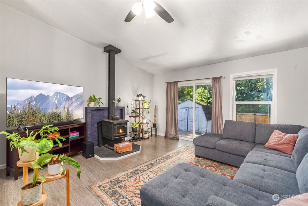 Photo of 5108 130th Place NE, Marysville, WA 98271 (MLS # 2140422)