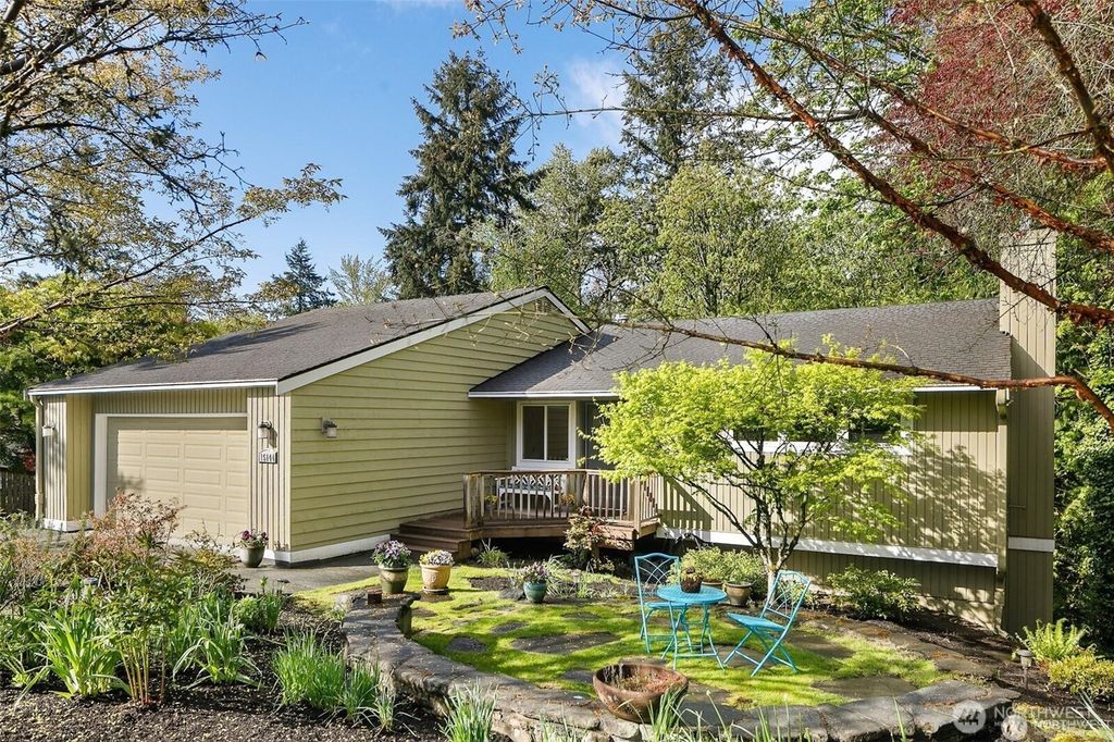 Photo of 15144 SE 46th Way, Bellevue, WA 98006 (MLS # 2369205)