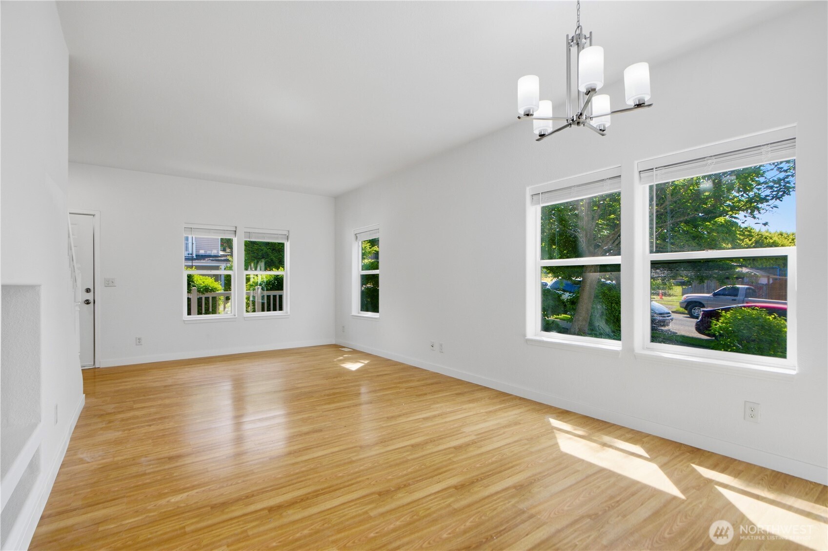 12730 15th Ave W