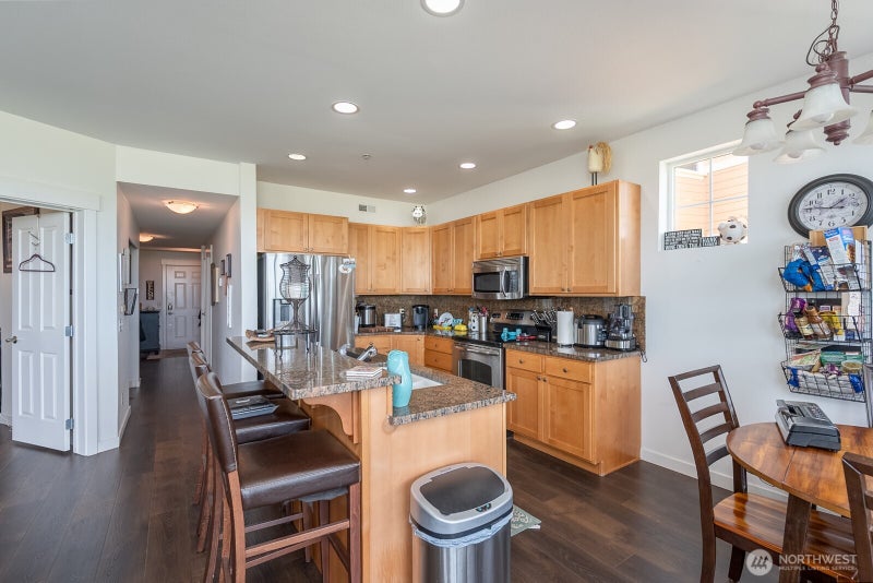 4395 Westshore Drive NE 802