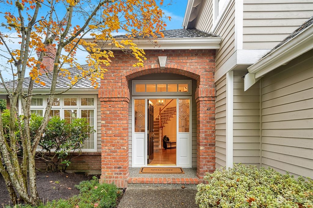 Photo of 17011 SE 47th Court, Bellevue, WA 98006 (MLS # 2020241)