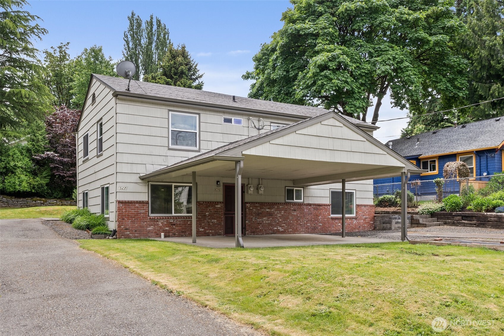 525 16th Avenue SE