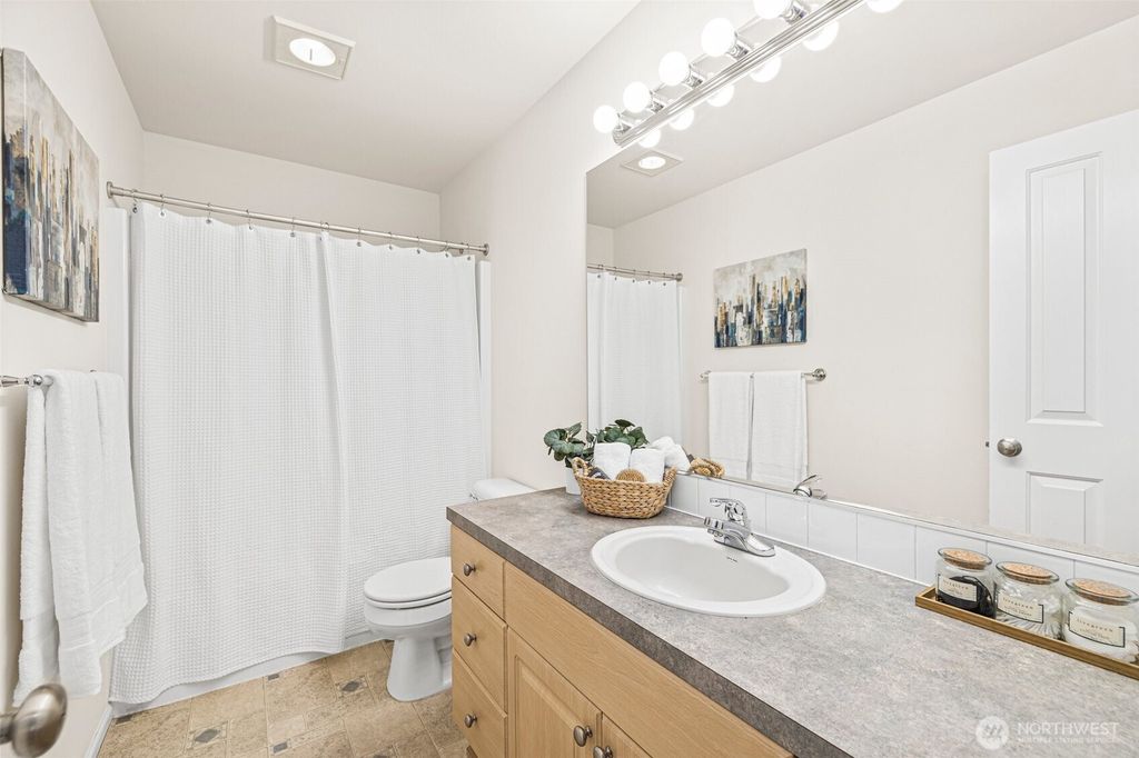 listing image 9360069031400722408