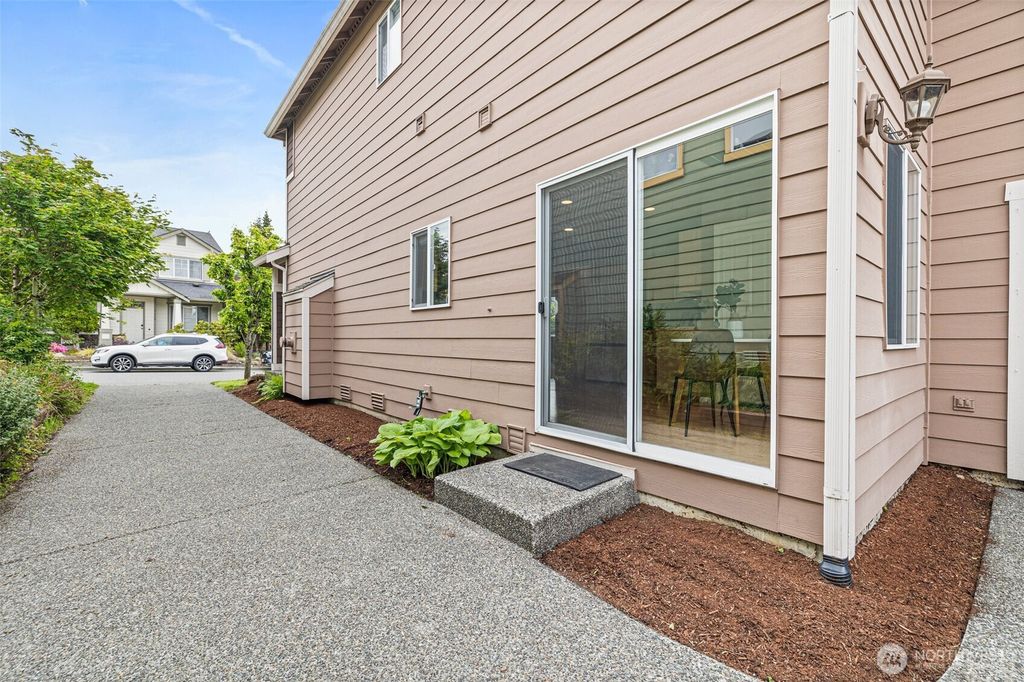 listing image 9362755018152350117