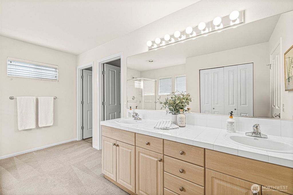 listing image 9366777279399428071