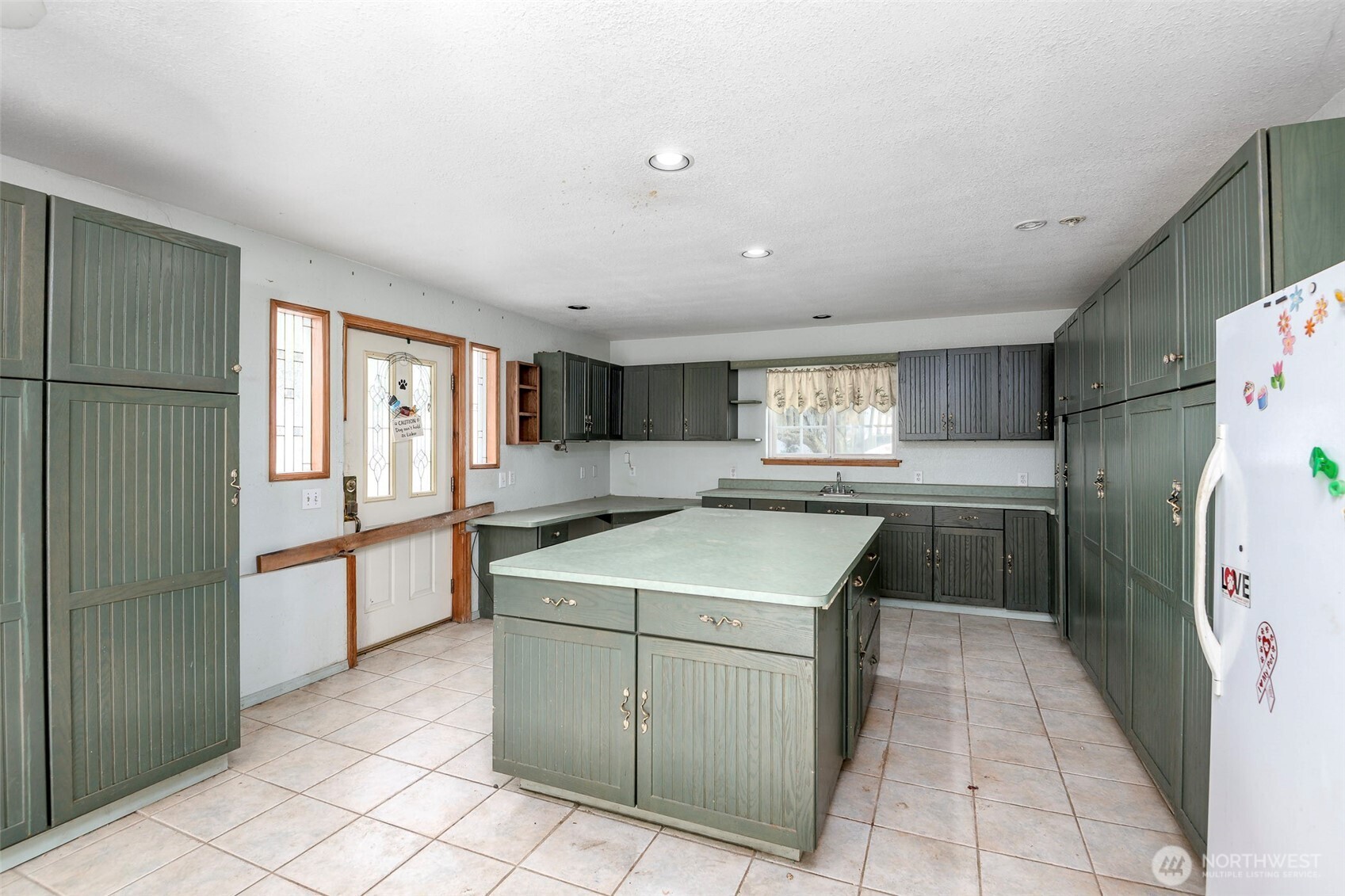 6122 Fawcett Avenue