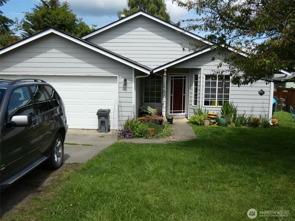 Photo of 1116 Longview Avenue, Anacortes, WA 98221 (MLS # 2486396)