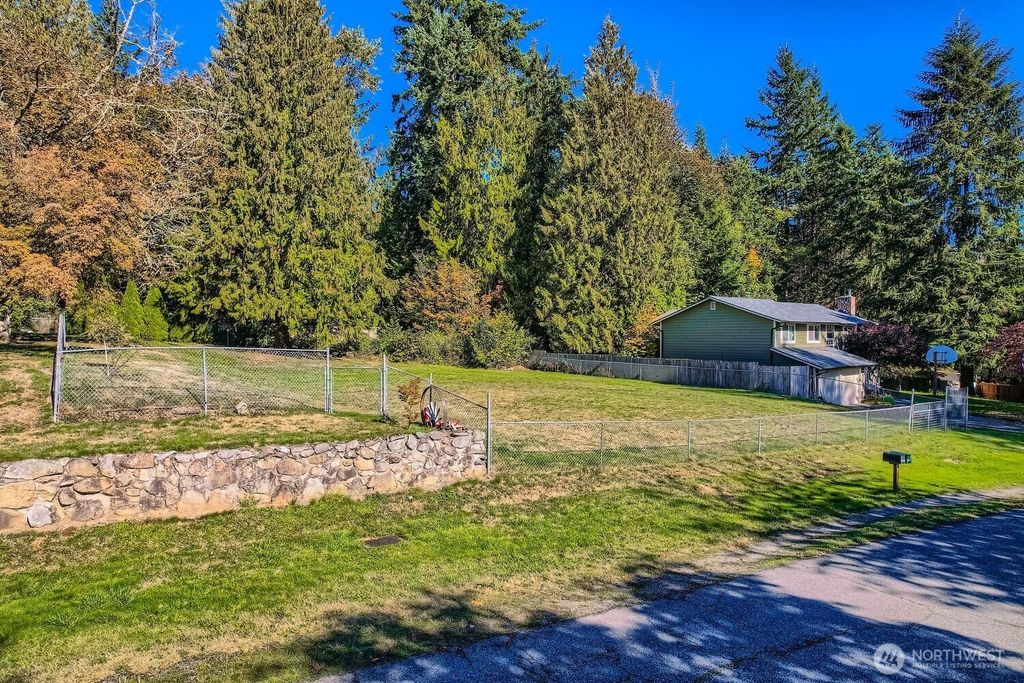 Photo of 10419 46th Place SE, Lake Stevens, WA 98258 (MLS # 2440482)