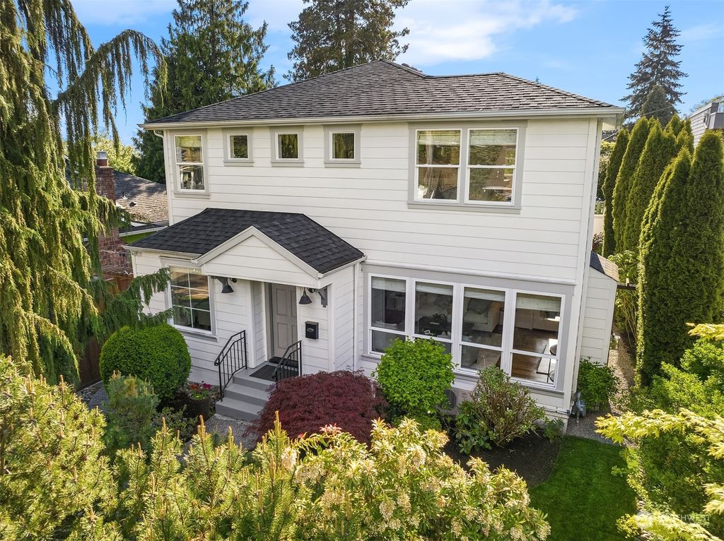 Photo of 4833 36th Avenue NE, Seattle, WA 98105 (MLS # 2064227)