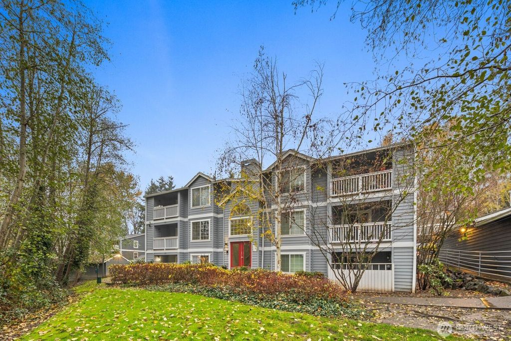 Photo of 23410 18th Avenue S #F101, Des Moines, WA 98198 (MLS # 2457340)