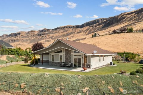 Photo of 40 Sageland Road, East Wenatchee, WA 98802 (MLS # 2467009)