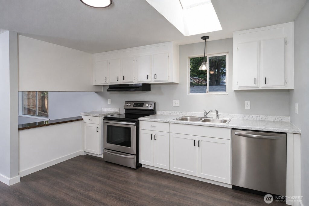 Photo of 1420 Steele Creek DR, Bremerton, WA 98311 (MLS # 2572866)