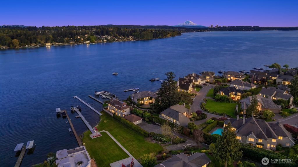 Photo of 8503 NE Juanita Drive, Kirkland, WA 98034 (MLS # 2520830)