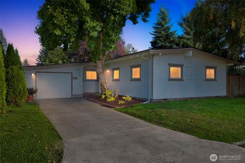 Photo of 2418 22nd Avenue SE, Olympia, WA 98501 (MLS # 2448160)