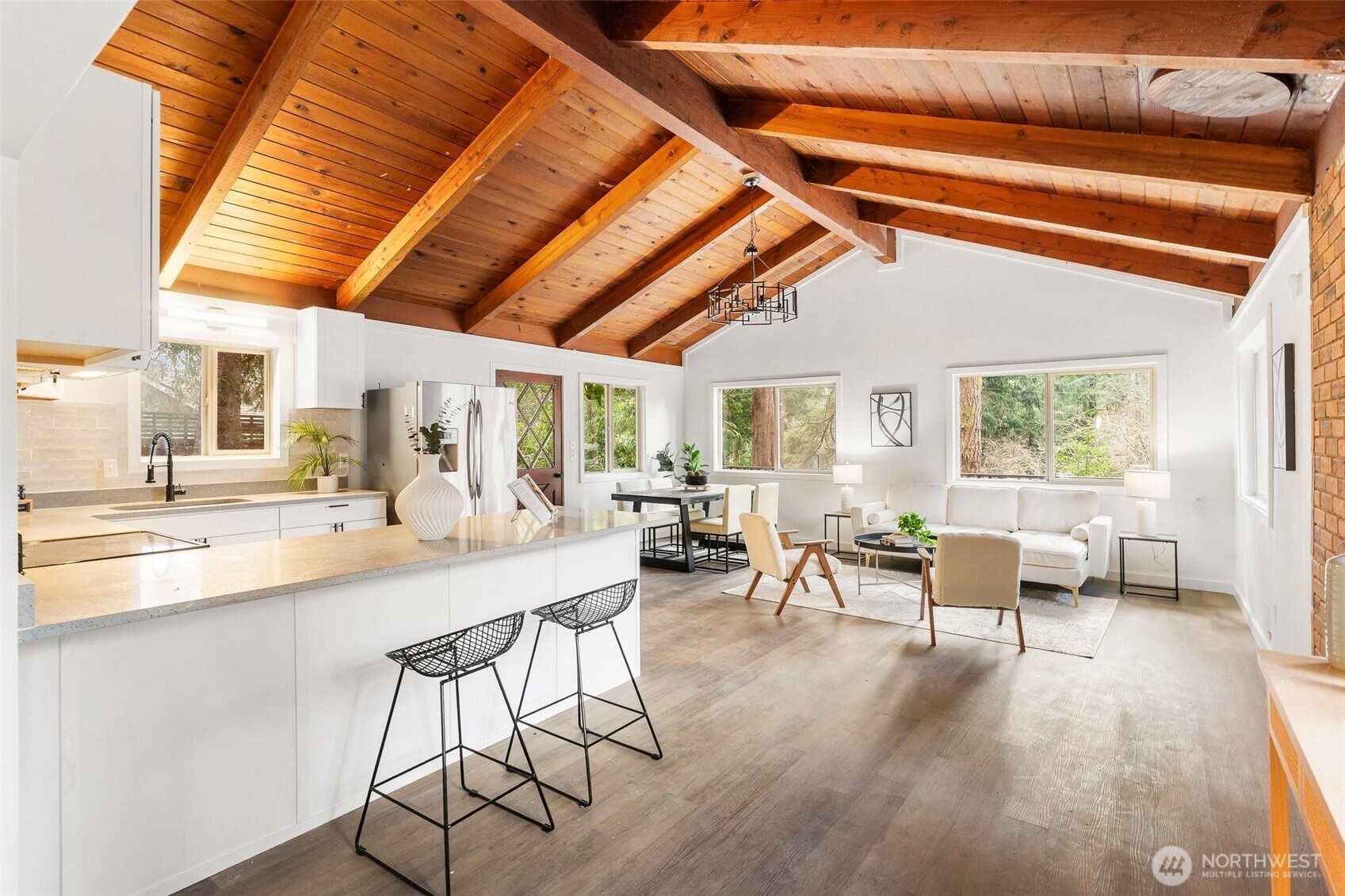 480 E Lakeshore Drive E