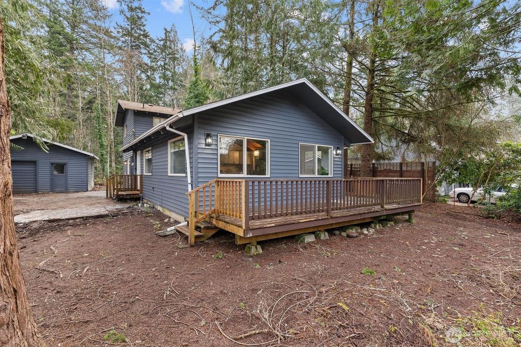Photo of 480 E Lakeshore Drive E, Shelton, WA 98584 (MLS # 2472065)