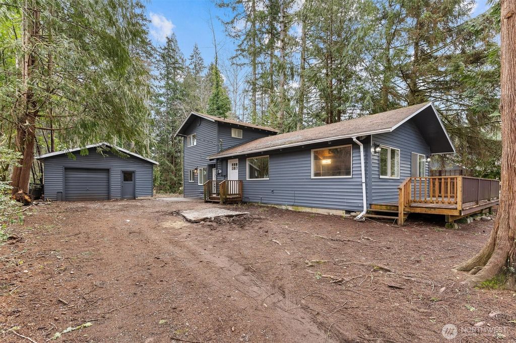 Photo of 480 E Lakeshore Drive E, Shelton, WA 98584 (MLS # 2472065)