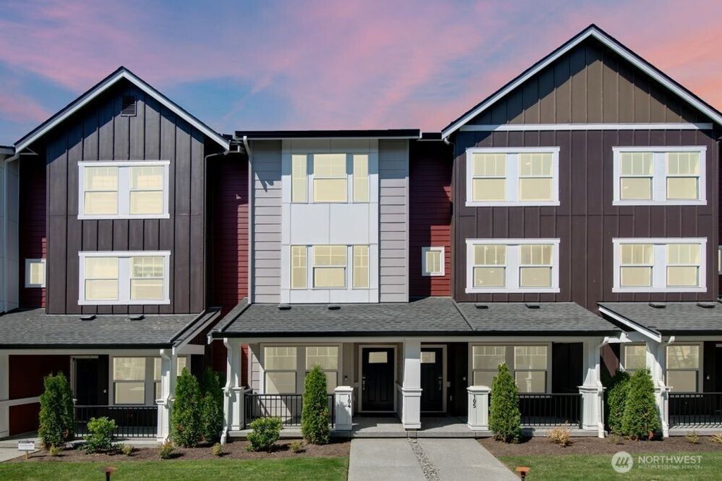 Photo of 19244 NE 69th Circle #105, Redmond, WA 98052 (MLS # 2418532)