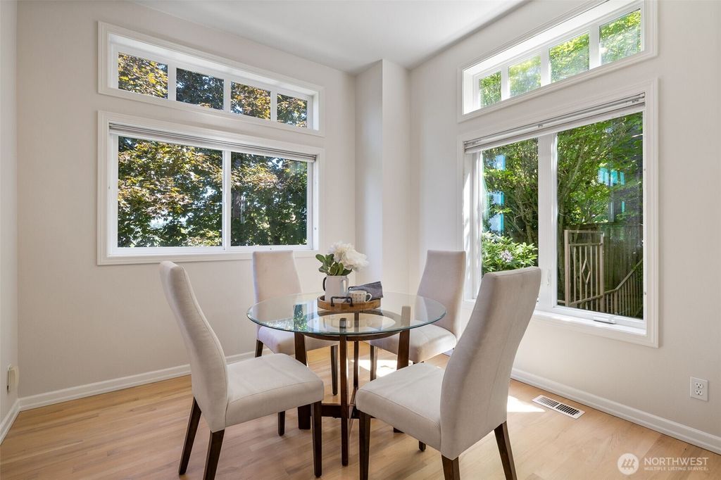 Photo of 327 2nd Avenue S, Kirkland, WA 98033 (MLS # 2390150)