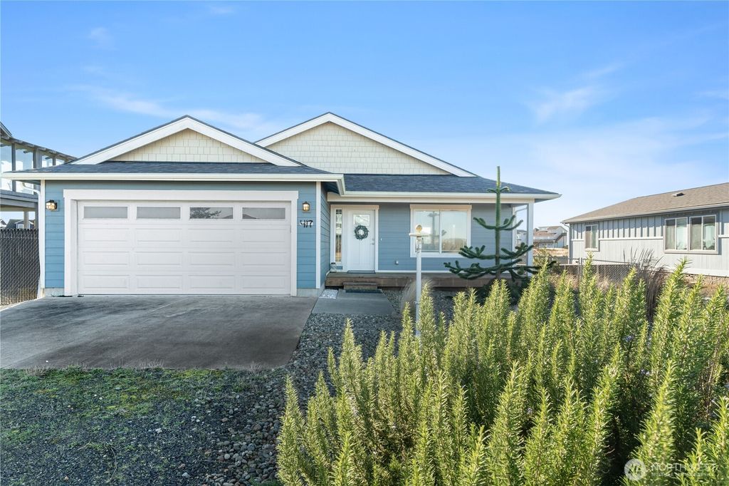 Photo of 417 Riviera Street SW, Ocean Shores, WA 98569 (MLS # 2468695)