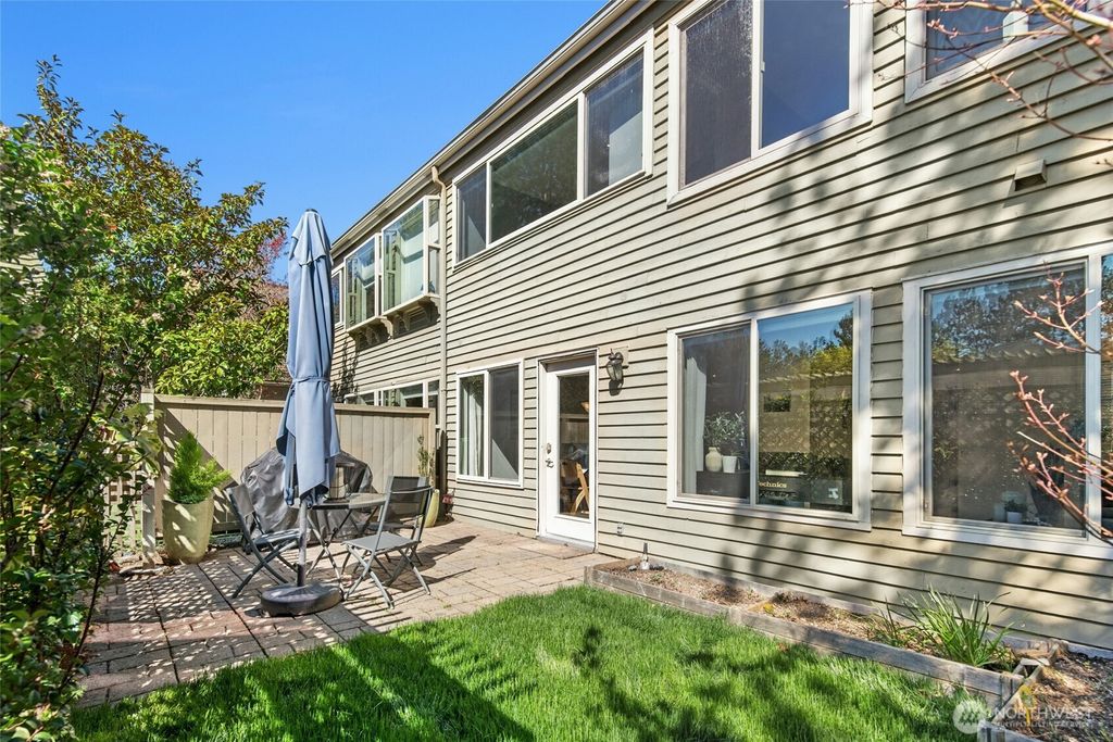 Photo of 447 7th Avenue, Kirkland, WA 98033 (MLS # 2505281)