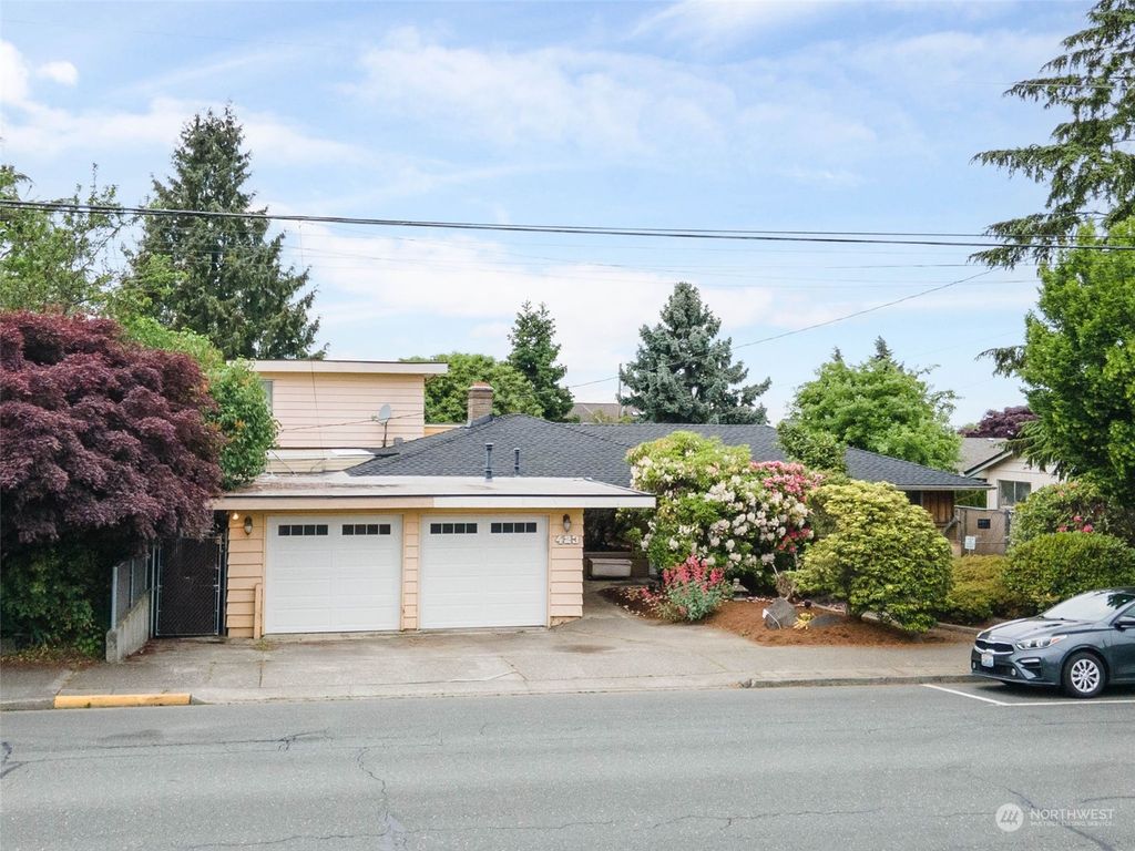 Photo of 423 3rd Avenue N, Edmonds, WA 98020 (MLS # 2066776)