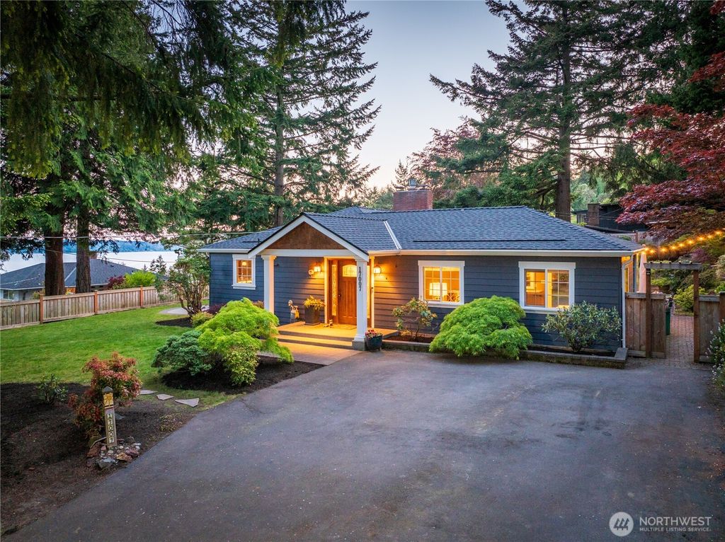 Photo of 17007 12th Place SW, Normandy Park, WA 98166 (MLS # 2374439)