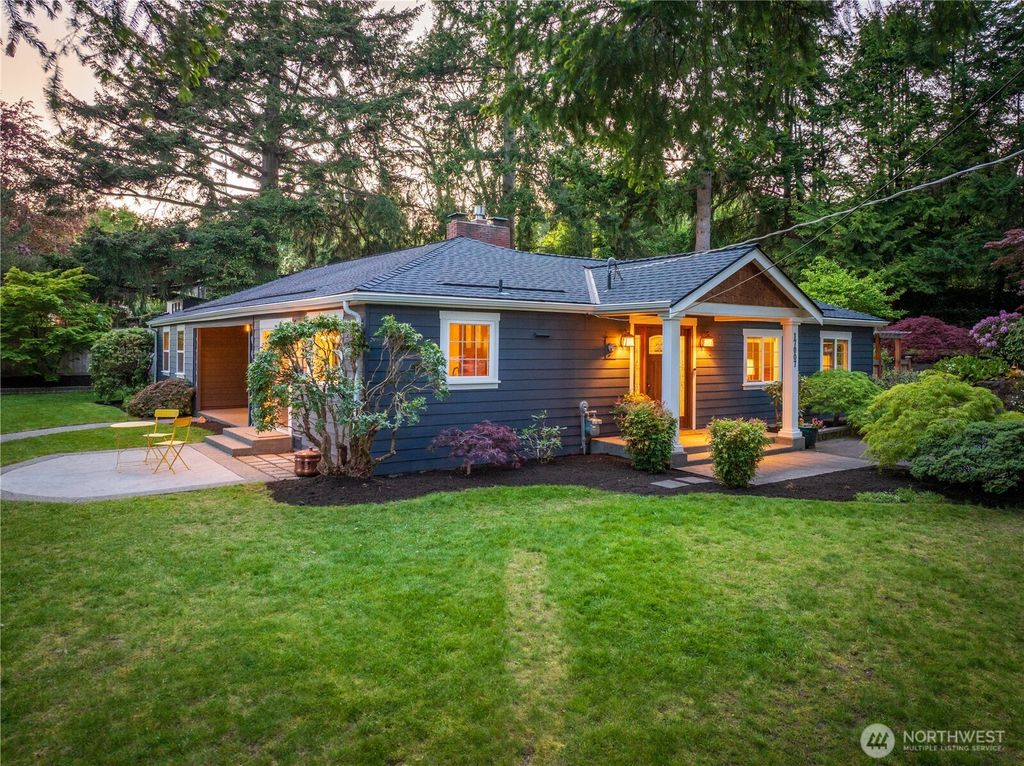 Photo of 17007 12th Place SW, Normandy Park, WA 98166 (MLS # 2374439)