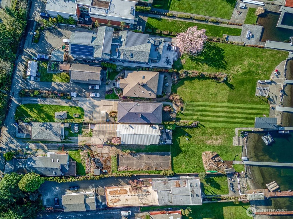 Photo of 10008 Rainier Avenue S, Seattle, WA 98178 (MLS # 2440029)