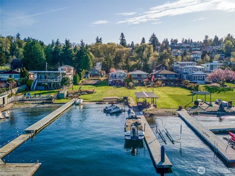 Photo of 10008 Rainier Avenue S, Seattle, WA 98178 (MLS # 2440029)