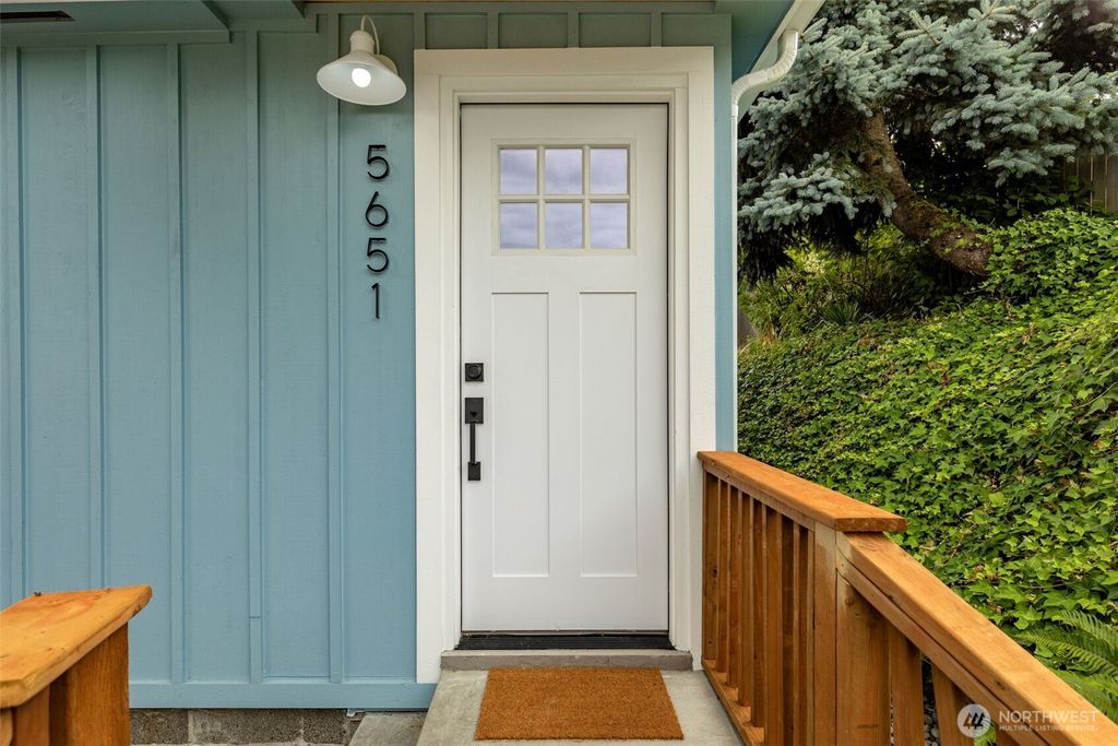 Photo of 5651 S 144th Street, Tukwila, WA 98168 (MLS # 2406891)