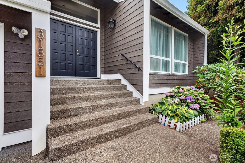Photo of 31851 25th Avenue SW, Federal Way, WA 98023 (MLS # 2544846)