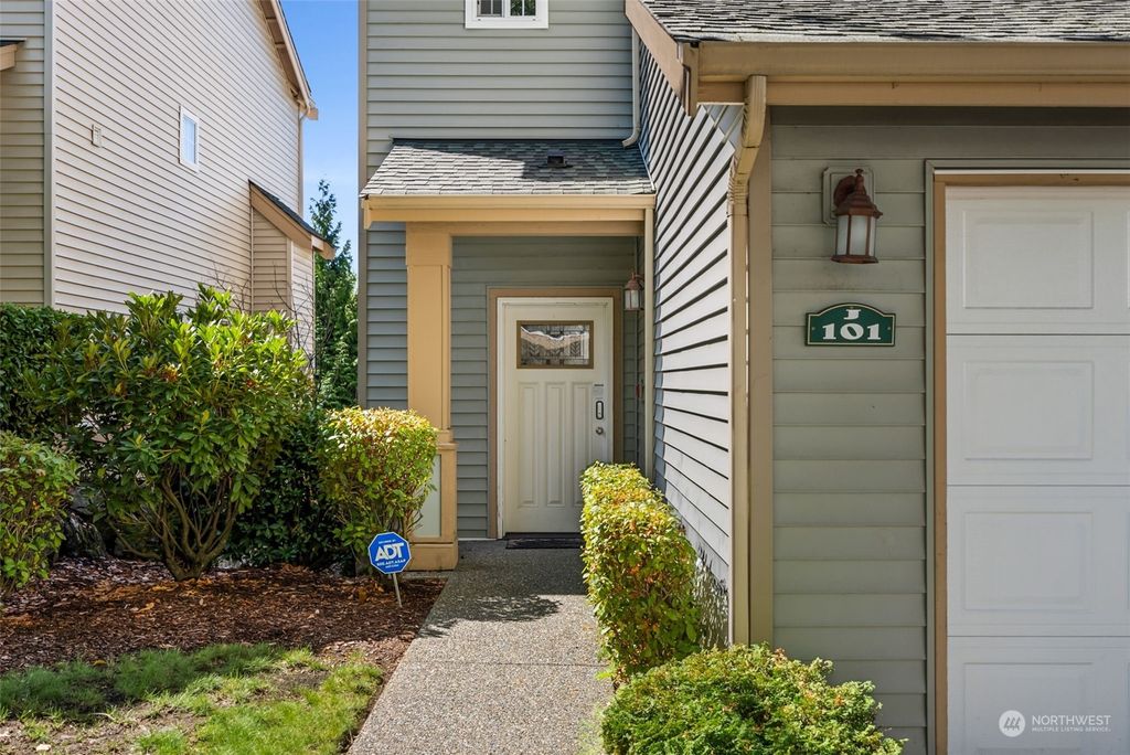 Photo of 4753 Whitworth Place SE #J101, Renton, WA 98055 (MLS # 2284929)