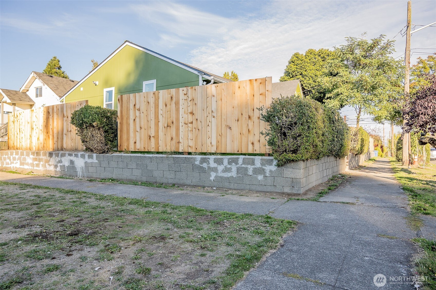 1255 S Grant Avenue