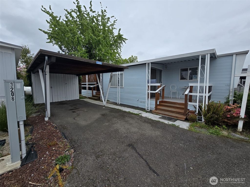Photo of 3212 S 182nd Place #193, SeaTac, WA 98188 (MLS # 2521080)